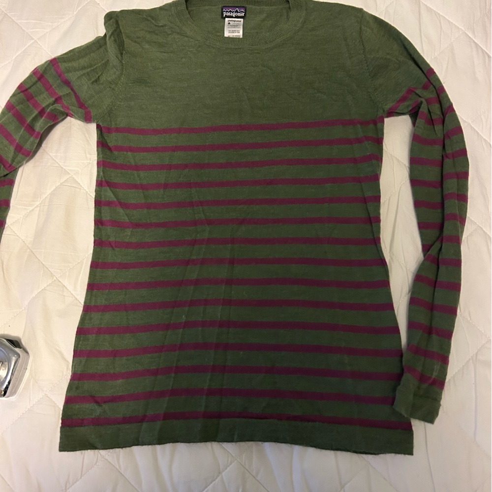 Patagonia 100% Merino Wool Sweater Crew Neck Green Pink Stripe Womens Size S